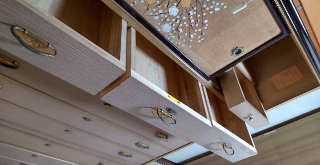 11月6日まで掲載 花の装飾 桐タンス 10引き出し