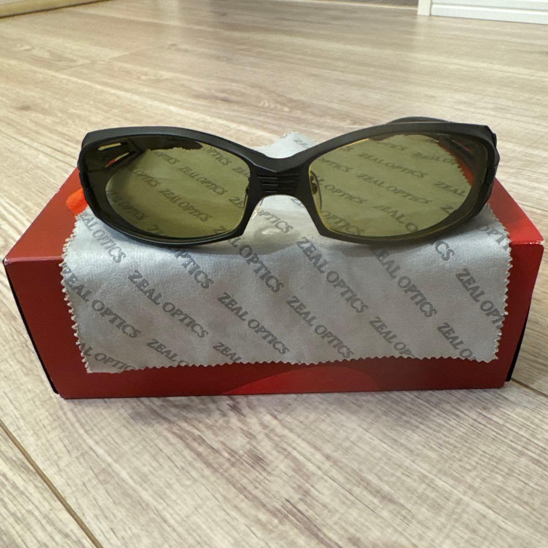 美品 ZEAL OPTICS ヴェロ・セカンドZeque 偏光サングラス