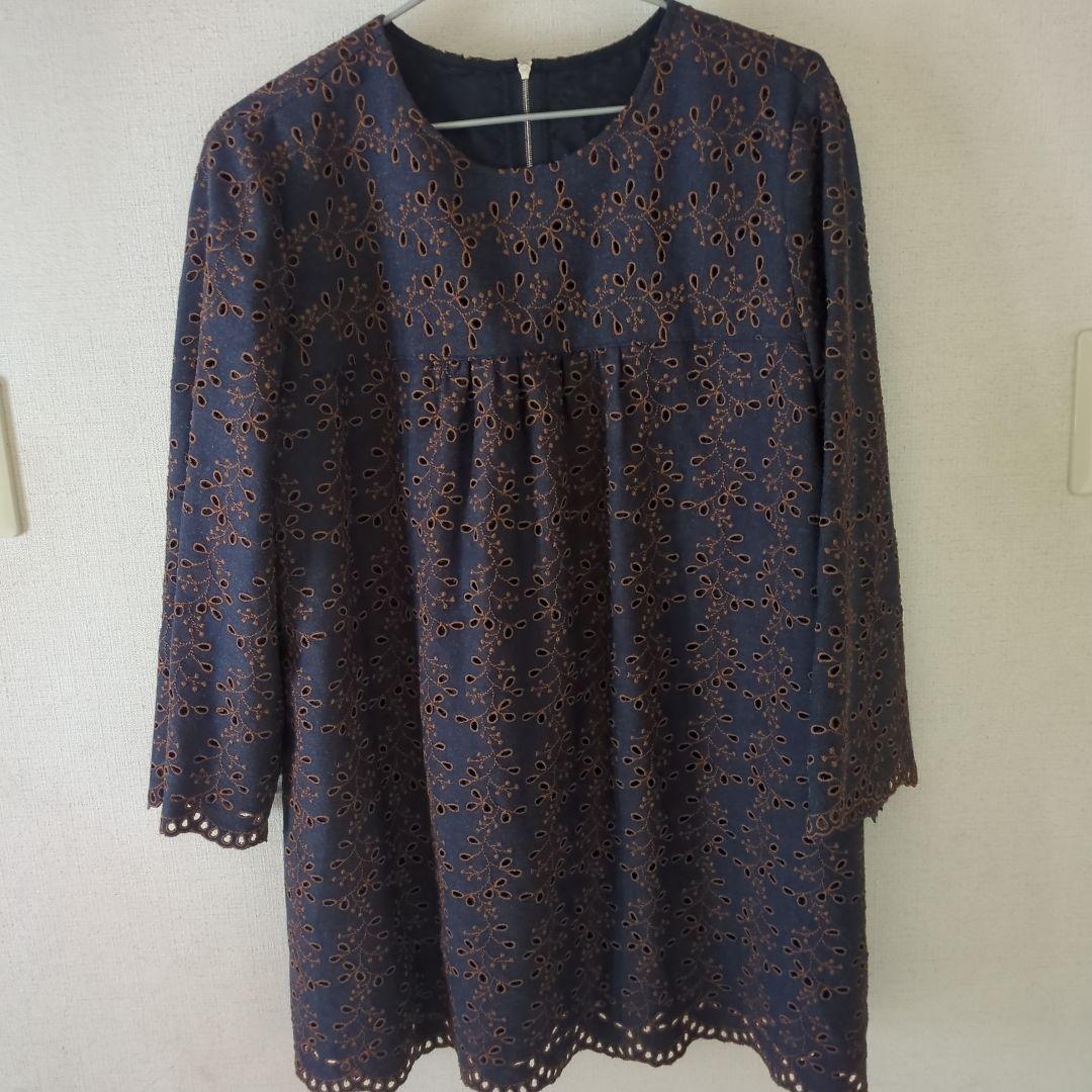レリアンプラスハウス　ネイビー 刺繍 七分袖チュニック