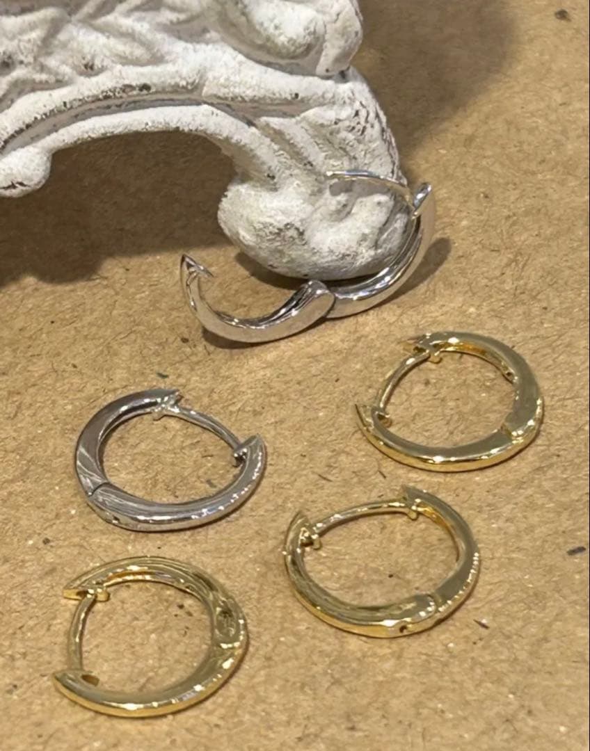 【超美品】18K ミニフープピアス