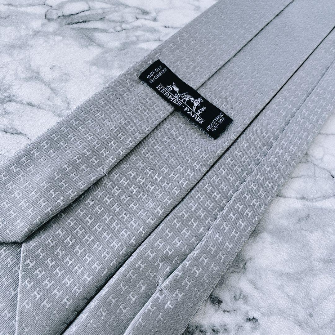 箱付✨極美品✨汚れなし✨HERMES ファソネ　H柄 H織　シルバー　ネクタイ