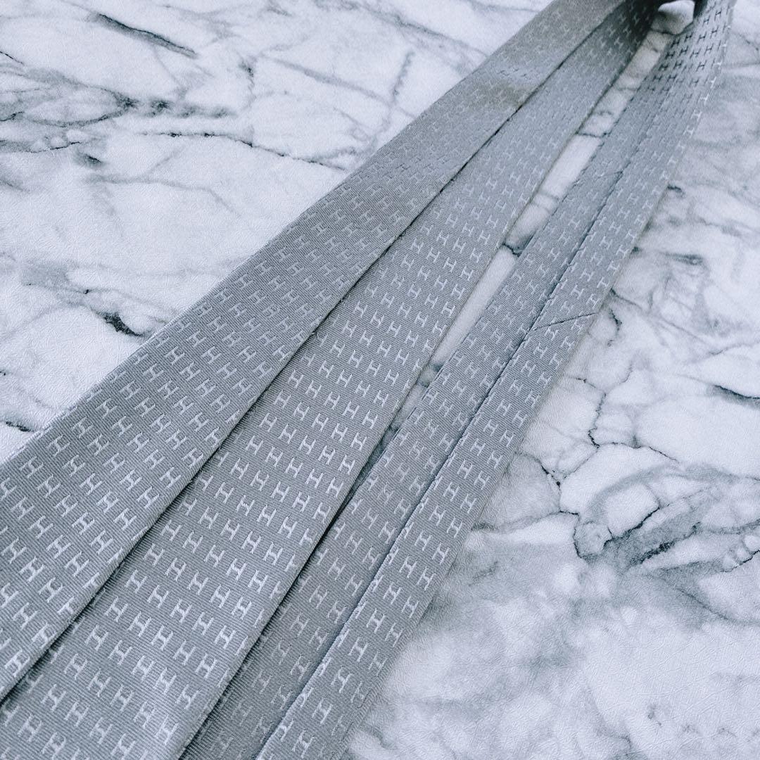 箱付✨極美品✨汚れなし✨HERMES ファソネ　H柄 H織　シルバー　ネクタイ