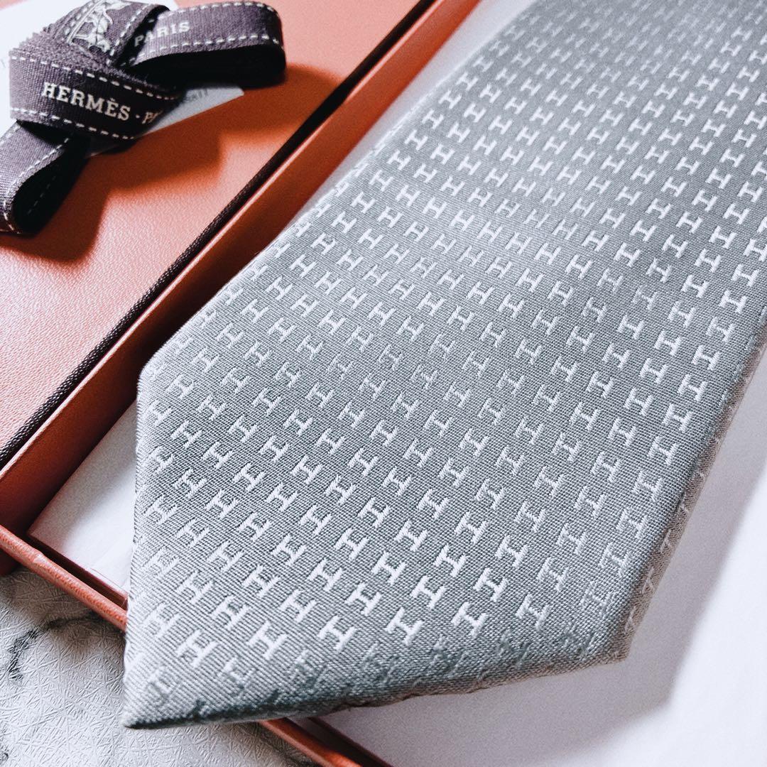 箱付✨極美品✨汚れなし✨HERMES ファソネ　H柄 H織　シルバー　ネクタイ