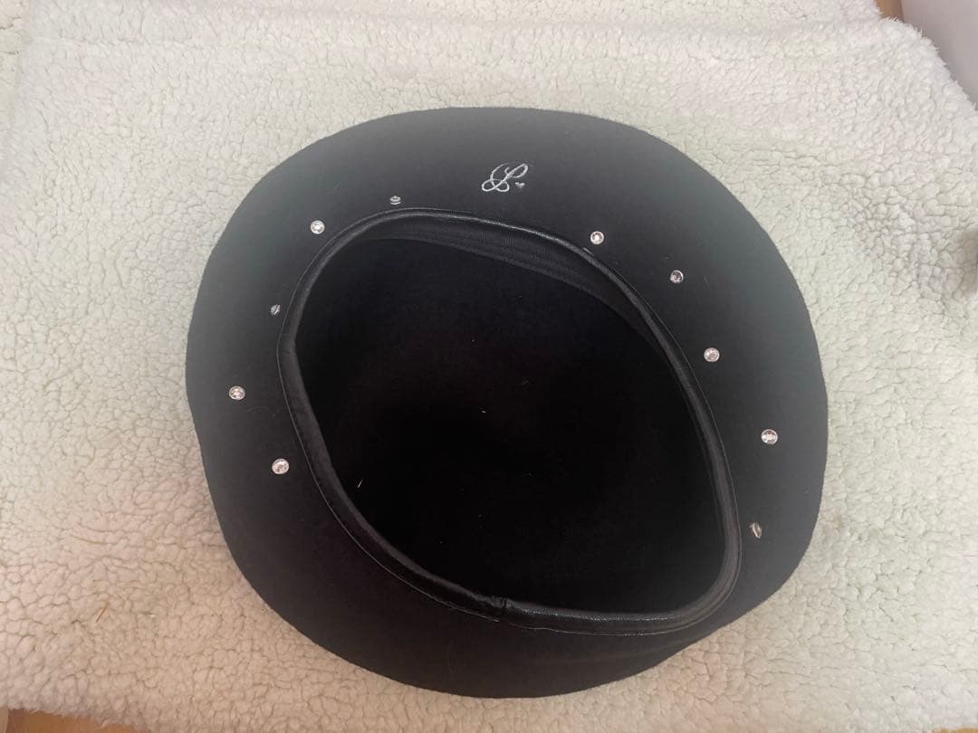 Pium ロゴビジュースタッズベレー