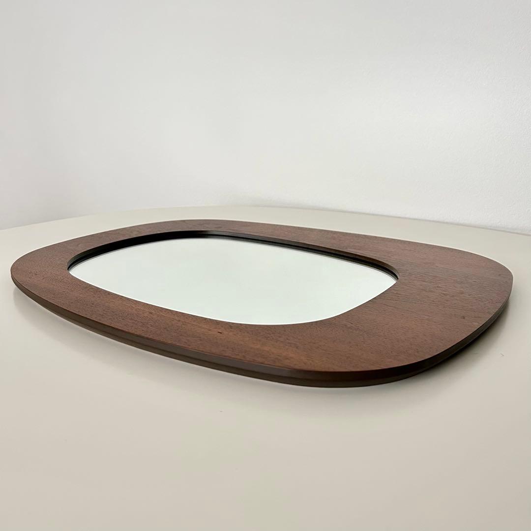 pure design社 カナダ製　ウォールナットウッドフレーム　壁掛け鏡