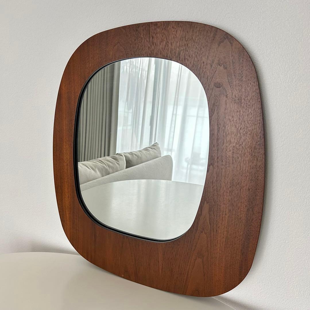 pure design社 カナダ製　ウォールナットウッドフレーム　壁掛け鏡