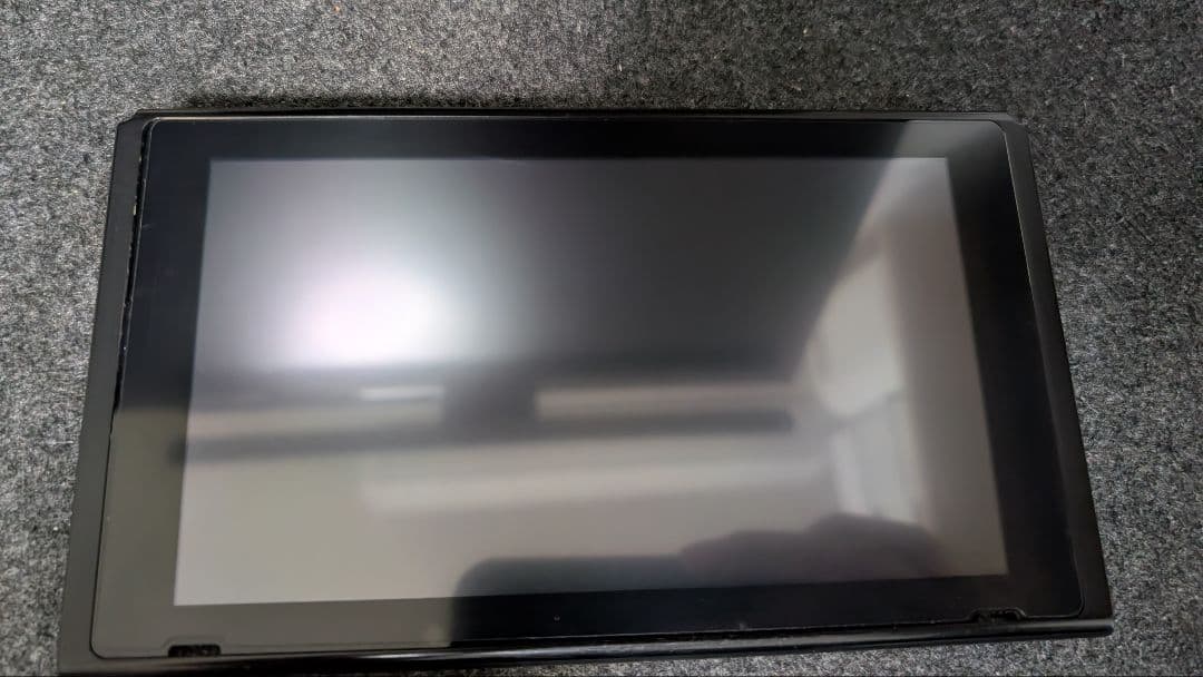 【初代 Nintendo Switch（ポーチ付き）】