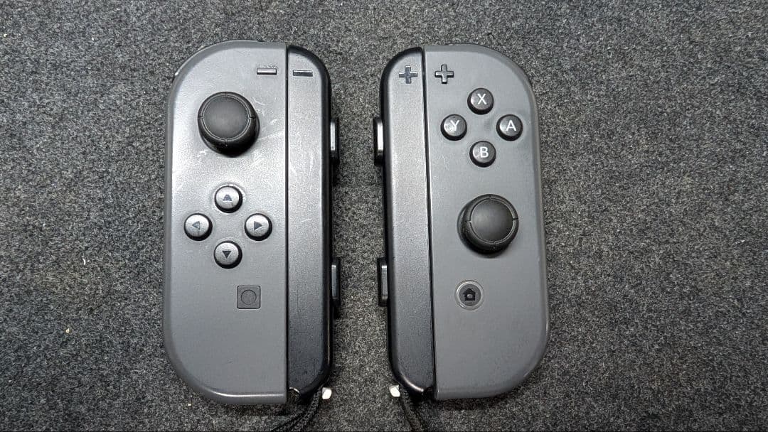 【初代 Nintendo Switch（ポーチ付き）】