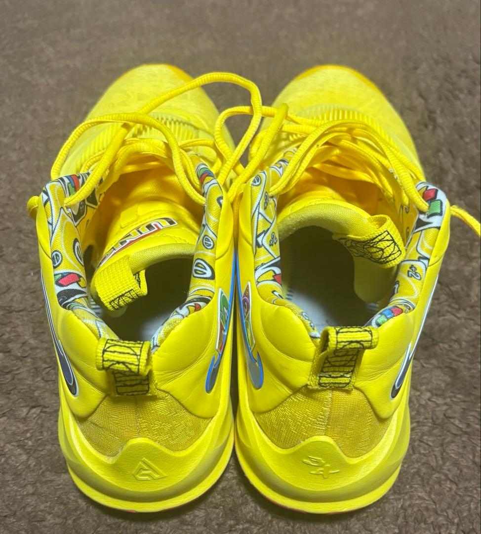 バスケシューズ　ナイキズームフリーク3 ヤニス アデトクンボ　ウノ　イエロー