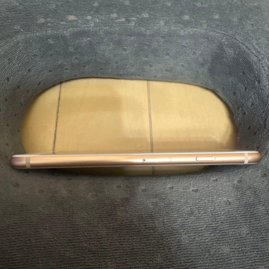 iPhone8 SIMロックあり（SoftBank）