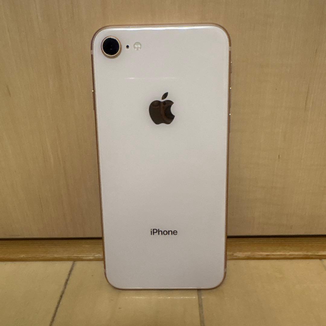 iPhone8 SIMロックあり（SoftBank）