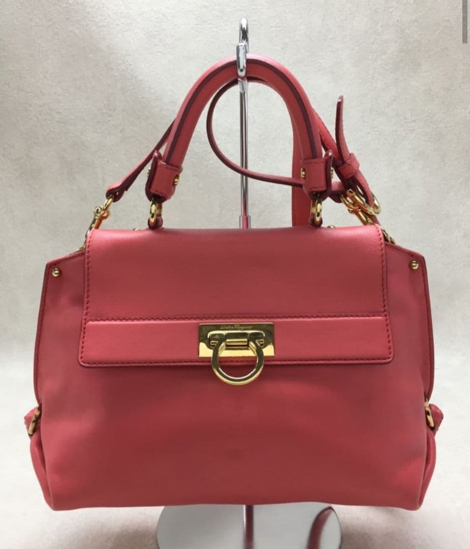 フェラガモ　ガンチーニ　ショルダー