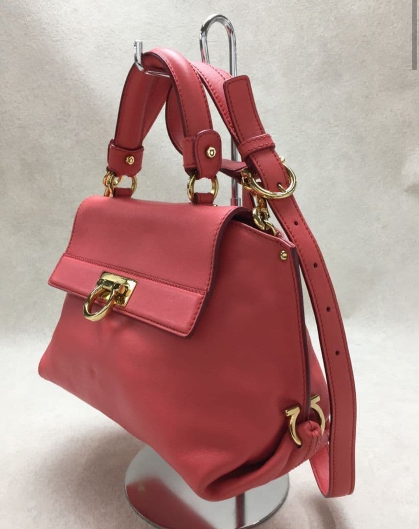 フェラガモ　ガンチーニ　ショルダー