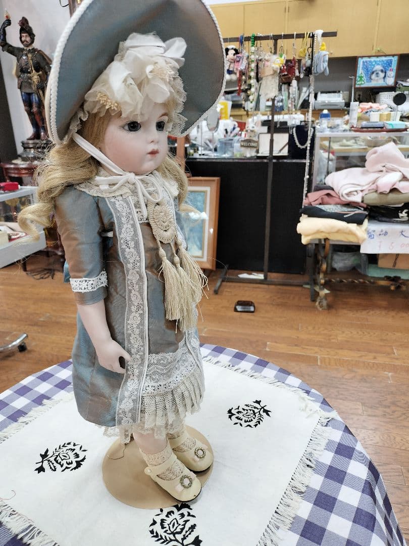 ハンドメイドビスクドール人形 青いドレス