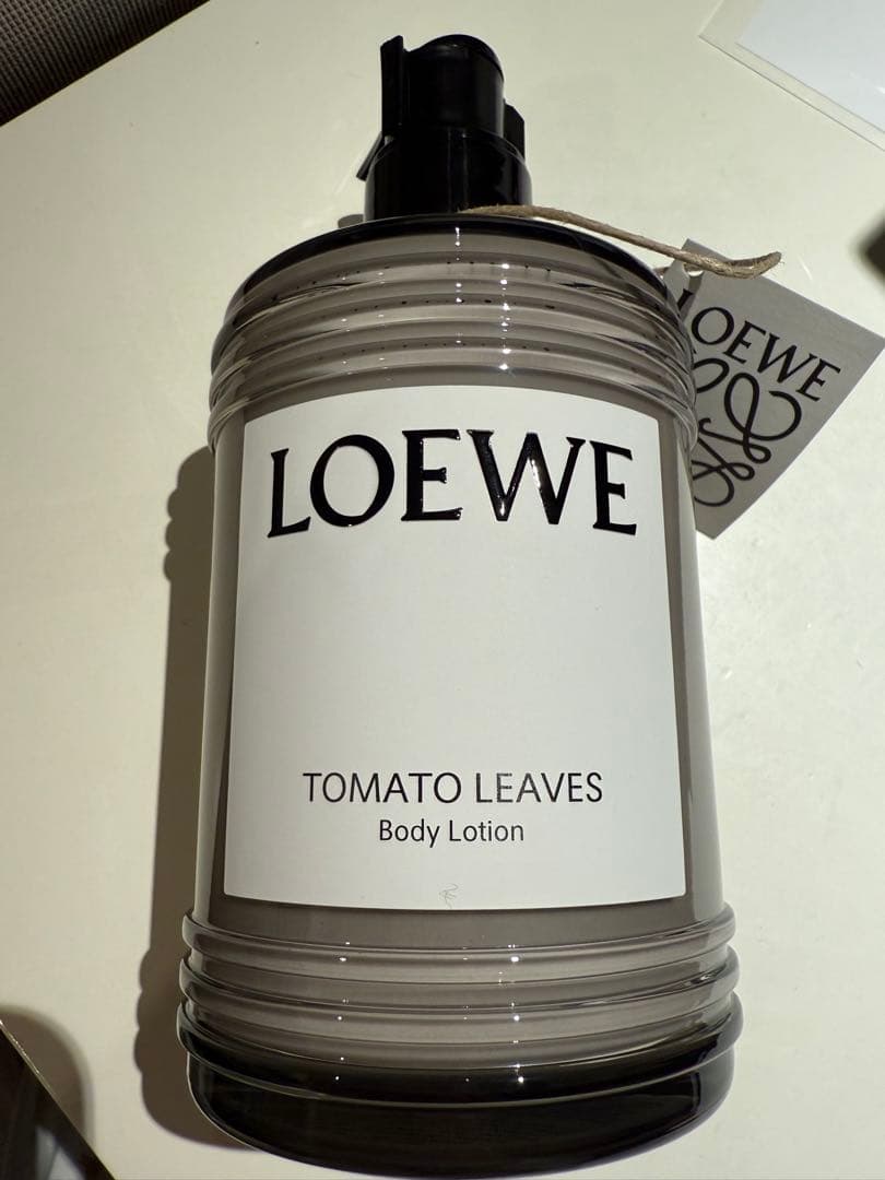 ロエベ　ボディローション　トマリーフ