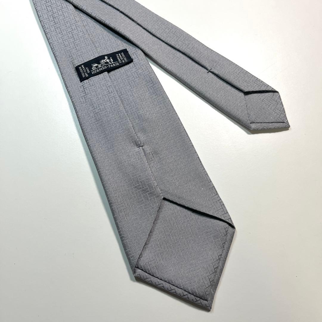 ✨美品✨HERMES エルメス　ネクタイ　高級シルク　ファソネ H柄 グレー