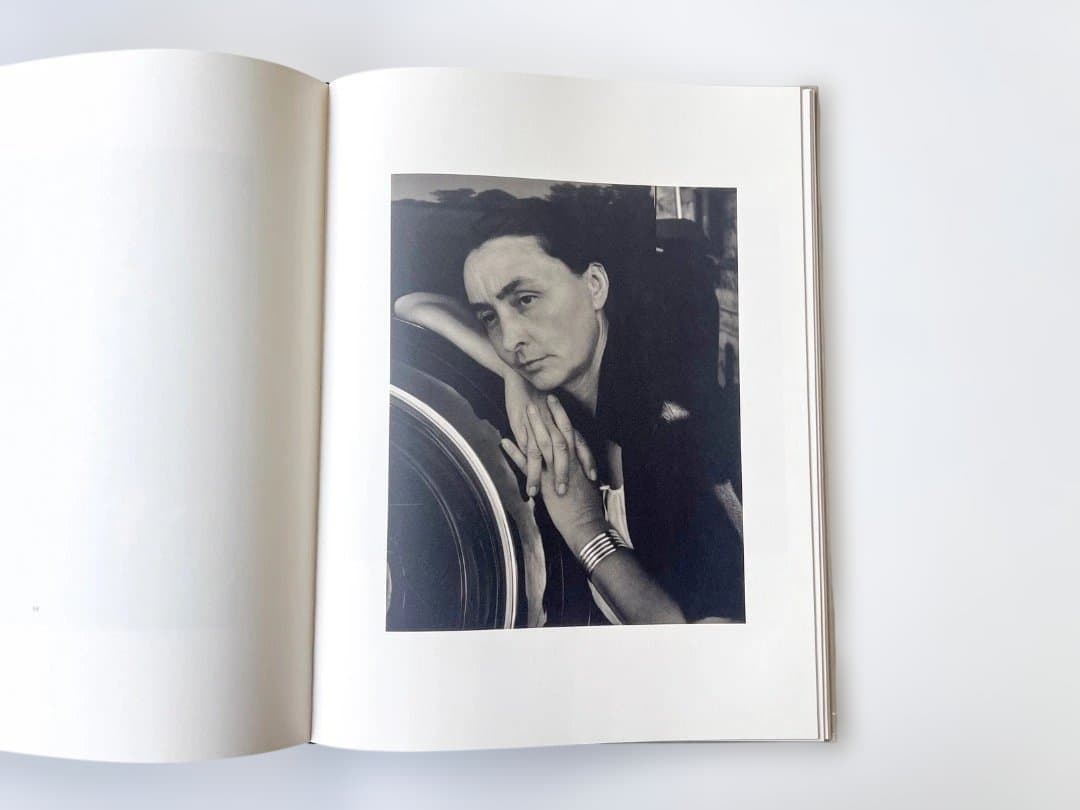 アート・デザイン・音楽 IA O'KEEFFE ALFRED STIEGLITZ