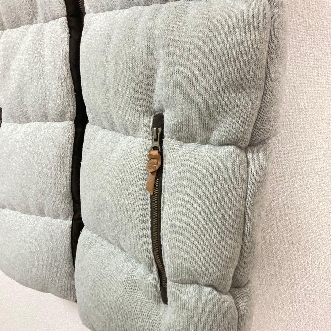 日本未入荷　海外限定　ノースフェイス　ダウンベスト　レザーロゴ