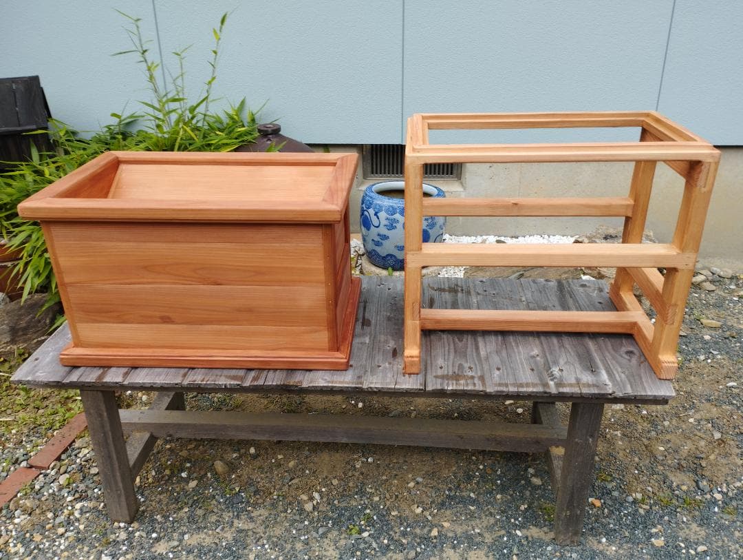 柿渋塗賽銭箱（台付）