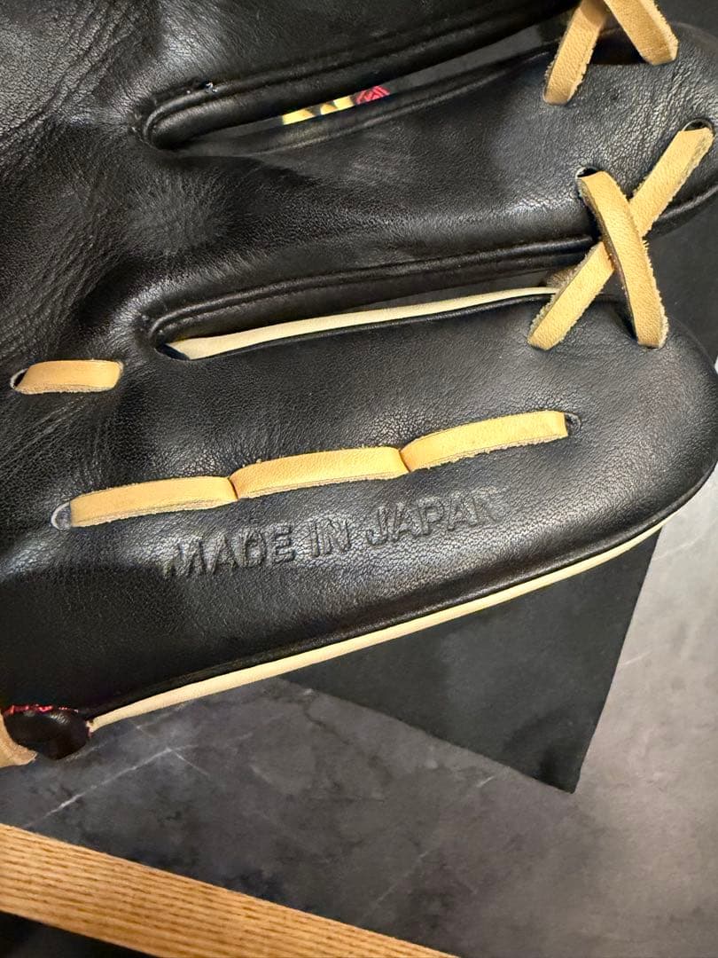 ATOMS 軟式内野手用グローブ 黒/ベージュ