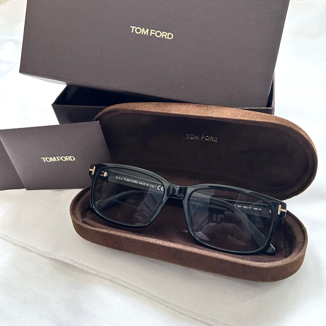 ■極美品■ トムフォード　TF5313-F-B 001 ブラック　サングラス
