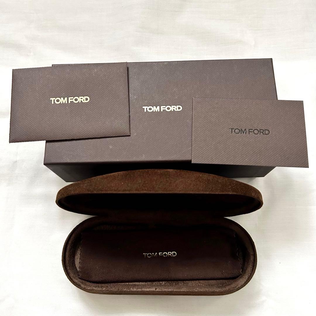 ■極美品■ トムフォード　TF5313-F-B 001 ブラック　サングラス