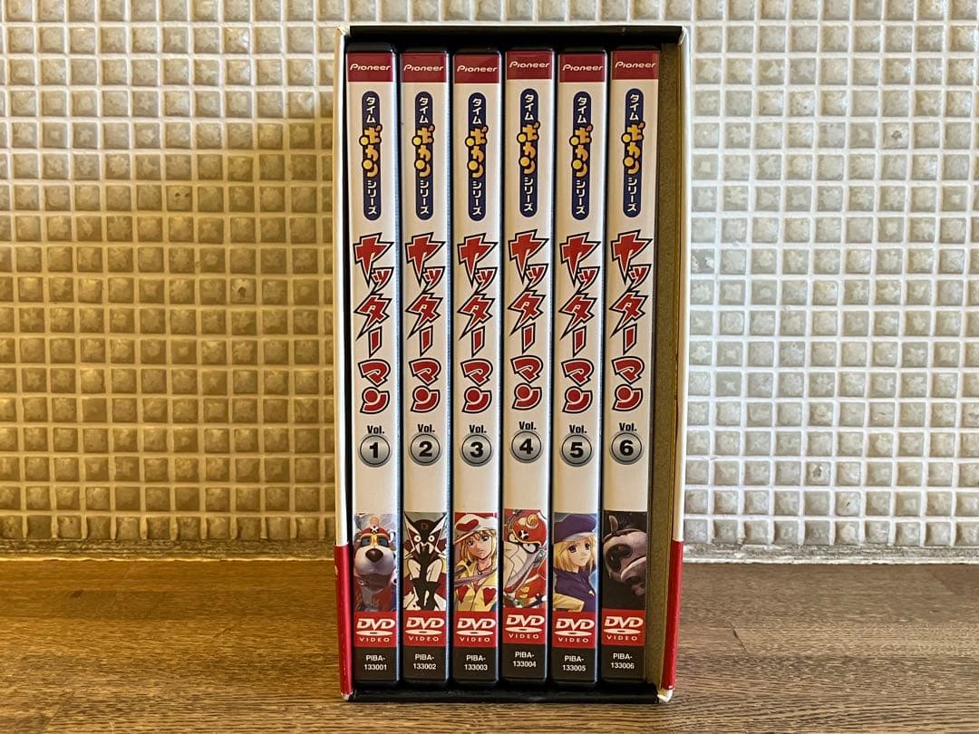 ヤッターマン DVD-BOX 1 特製ピンバッチ付き