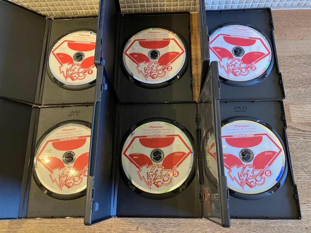 ヤッターマン DVD-BOX 1 特製ピンバッチ付き