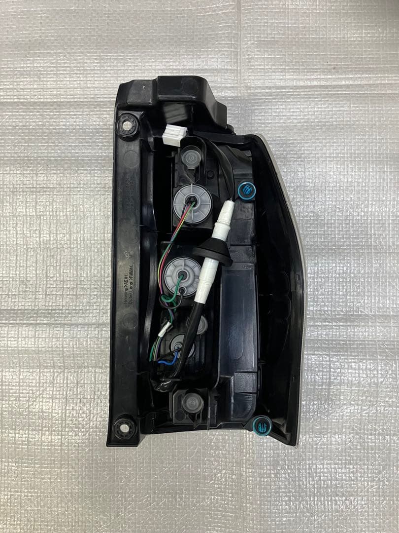 ♦︎ダイハツ★タントカスタムLA600S左純正テール♦︎インナーメッキタイプ♦︎