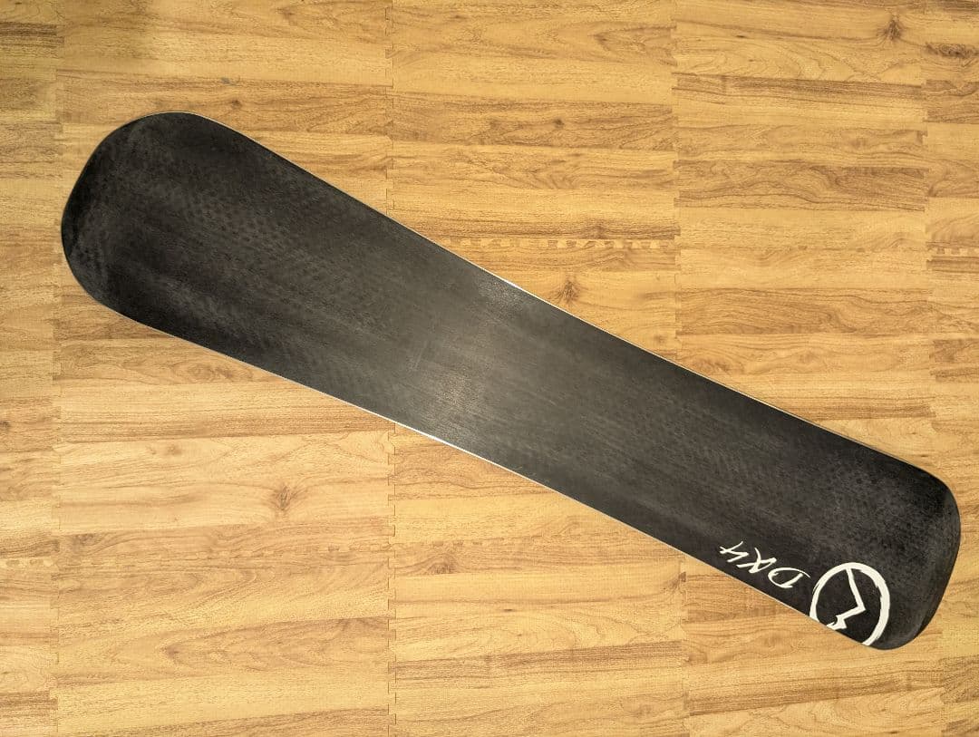 滑走1回！グラトリ最強　24-25モデル　November　DX4 147cm