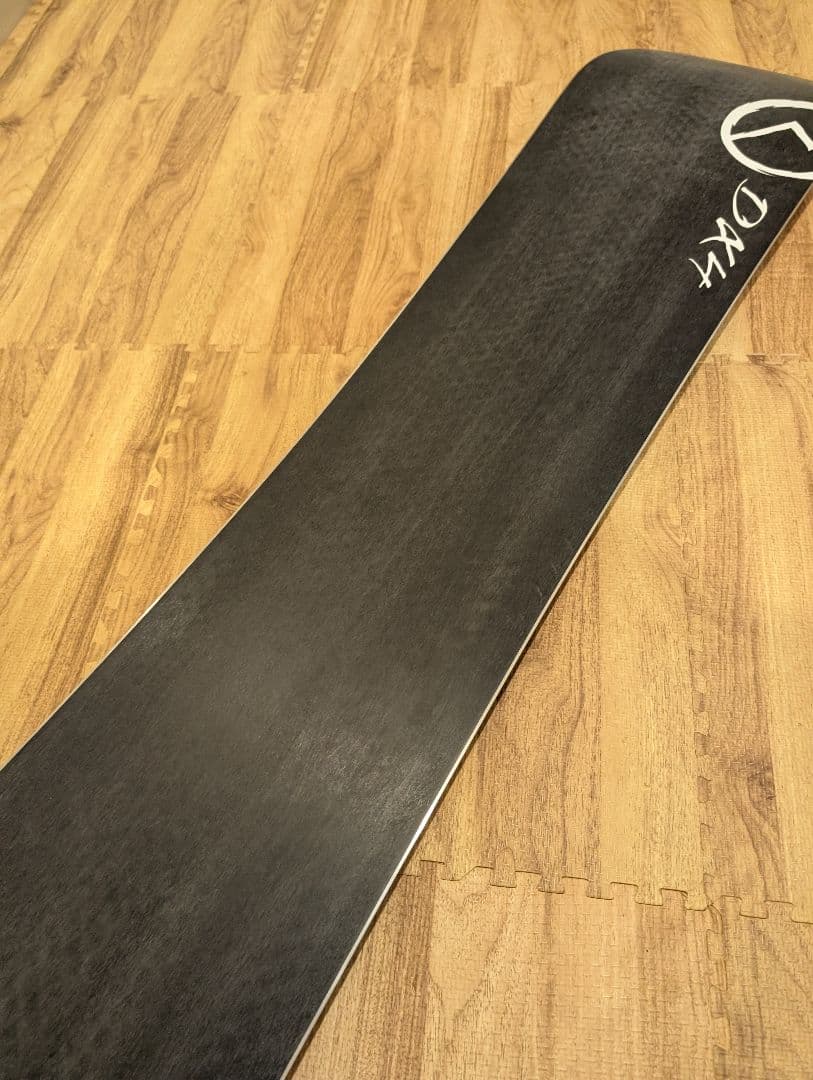 滑走1回！グラトリ最強　24-25モデル　November　DX4 147cm