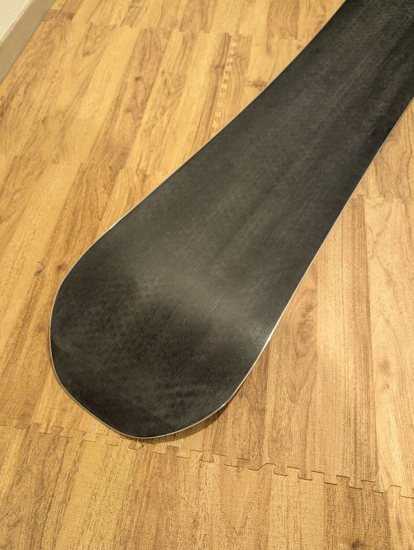 滑走1回！グラトリ最強　24-25モデル　November　DX4 147cm