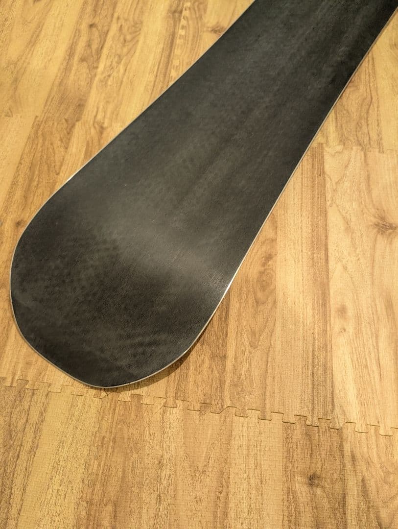 滑走1回！グラトリ最強　24-25モデル　November　DX4 147cm