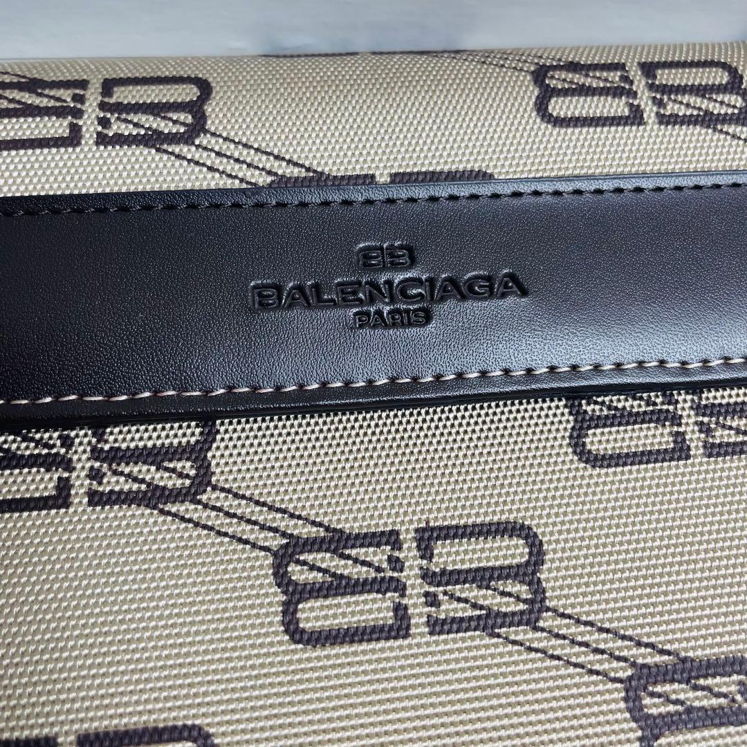 新品未使用　BALENCIAGA バレンシアガライセンスレザー　折り財布激レア