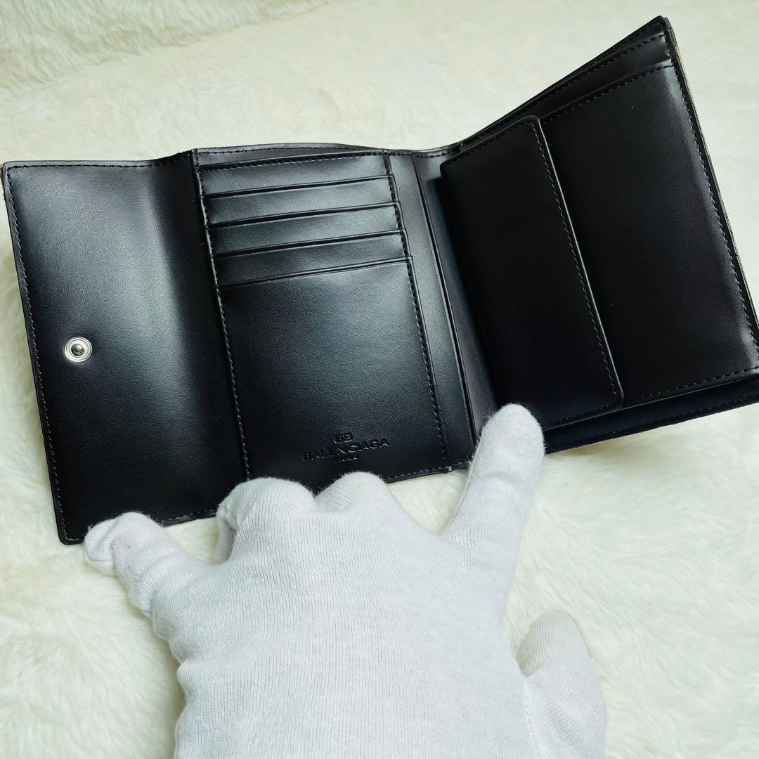 新品未使用　BALENCIAGA バレンシアガライセンスレザー　折り財布激レア