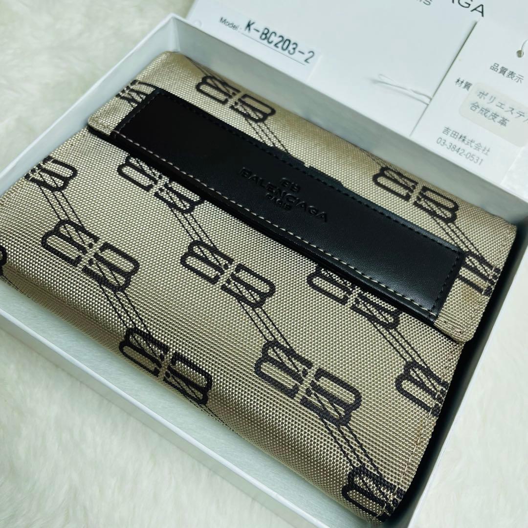 新品未使用　BALENCIAGA バレンシアガライセンスレザー　折り財布激レア