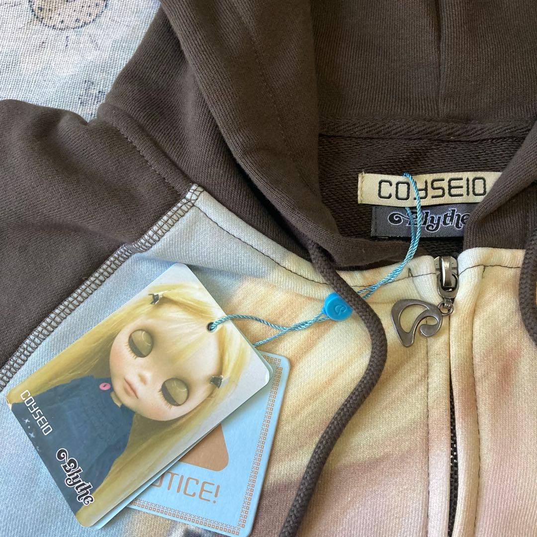 トップス COYSEIO BLYTHE GRAPHIC HOODIE