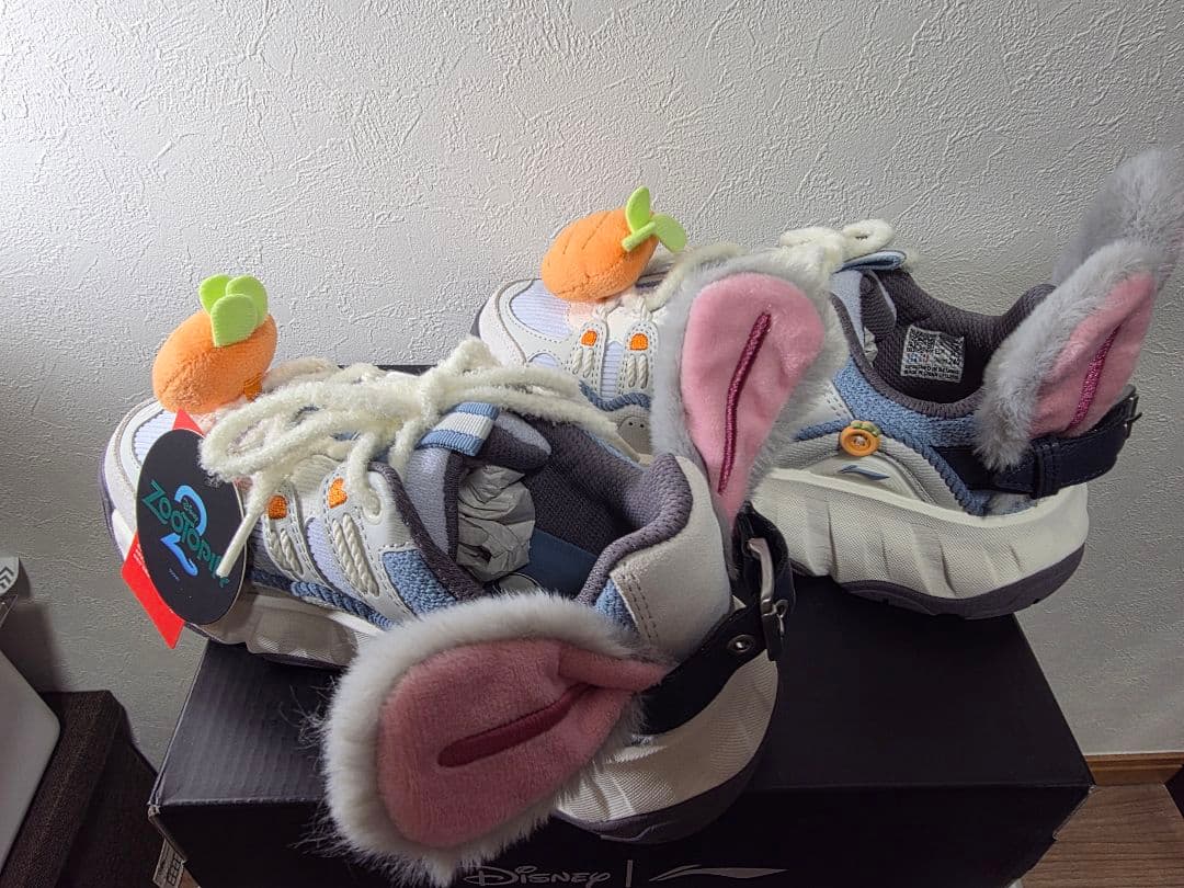 ​日本未発売】激レア ディズニー公式 ズートピア ジュディ スニーカー 24cm
