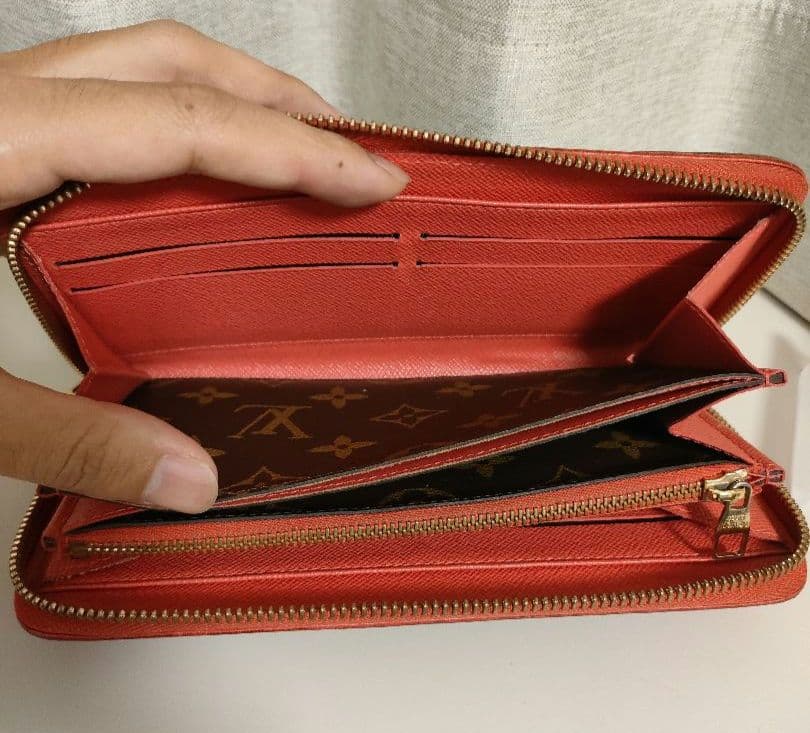 Louis Vuitton ジッピーウォレット レティーロ レッド