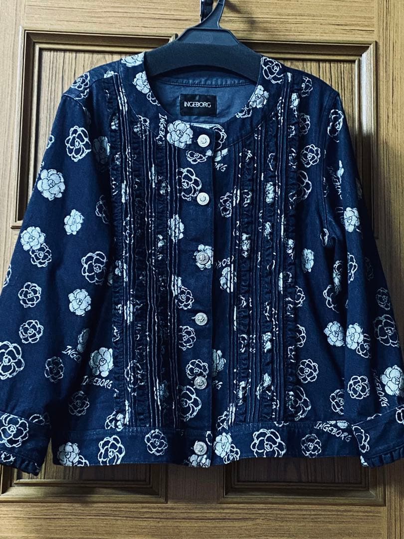 インゲボルグ　デニムノーカラージャケット 未使用