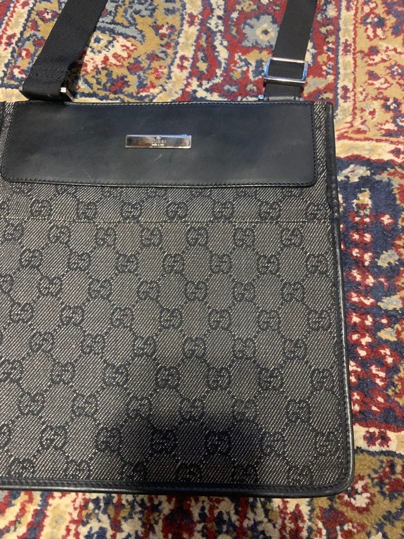 Gucci ショルダーバッグ　gg柄