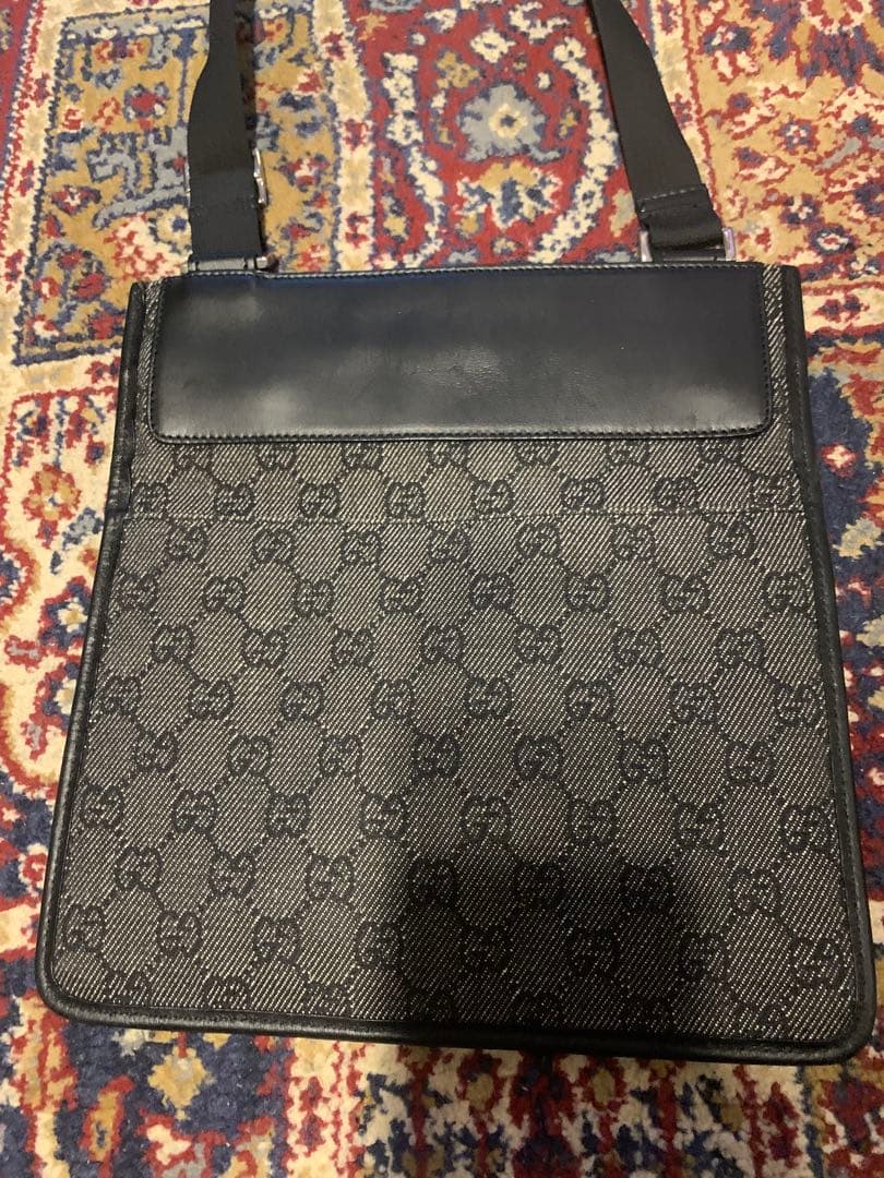 Gucci ショルダーバッグ　gg柄