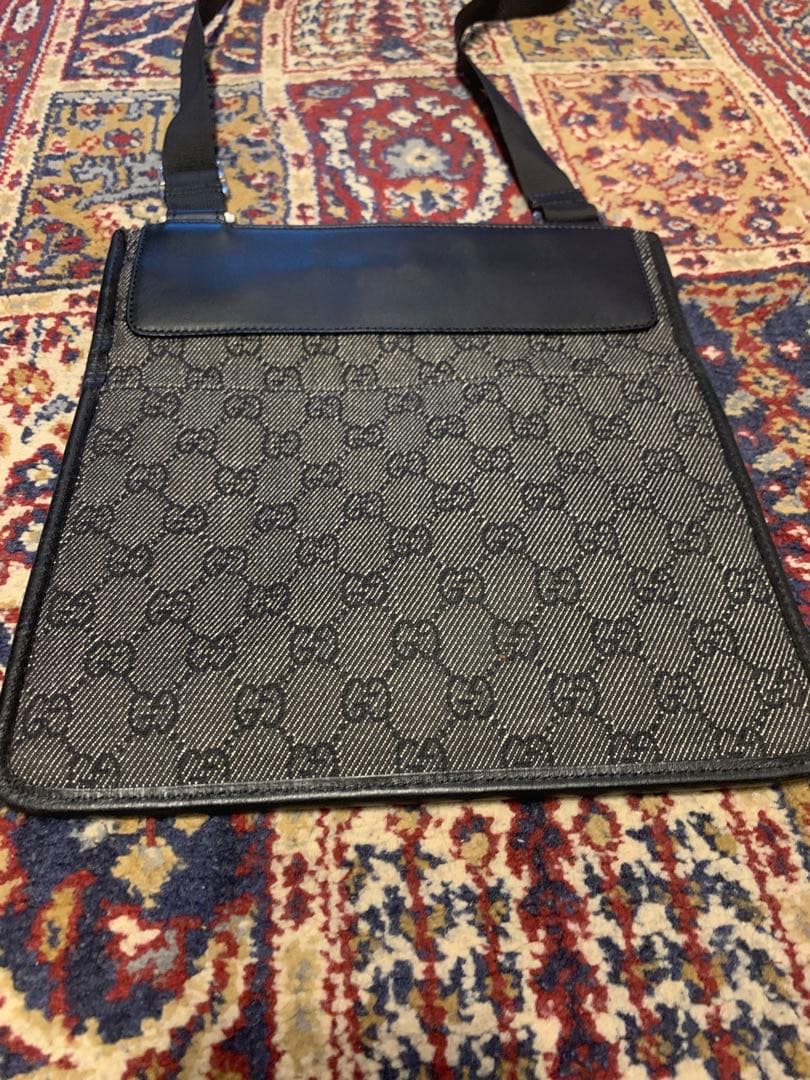 Gucci ショルダーバッグ　gg柄