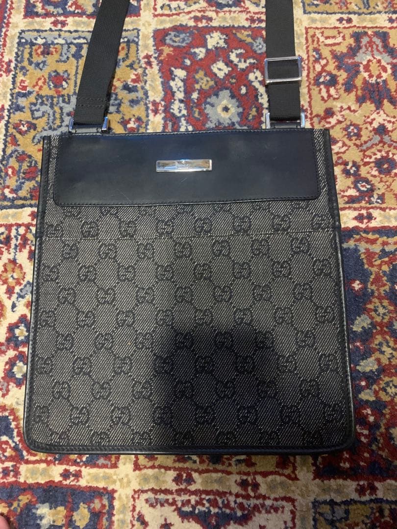 Gucci ショルダーバッグ　gg柄