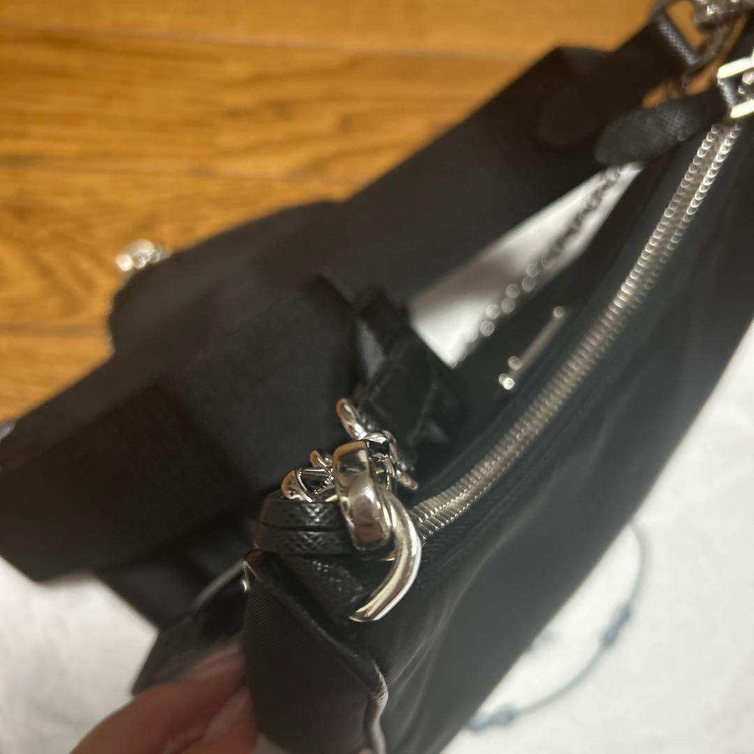 PRADA re-edition ブラック ショルダーバッグ