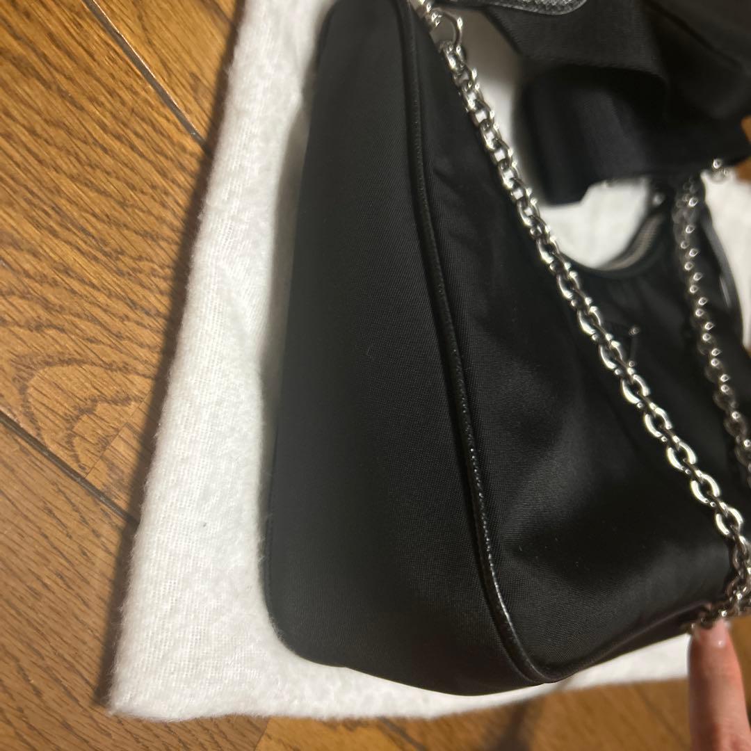 PRADA re-edition ブラック ショルダーバッグ