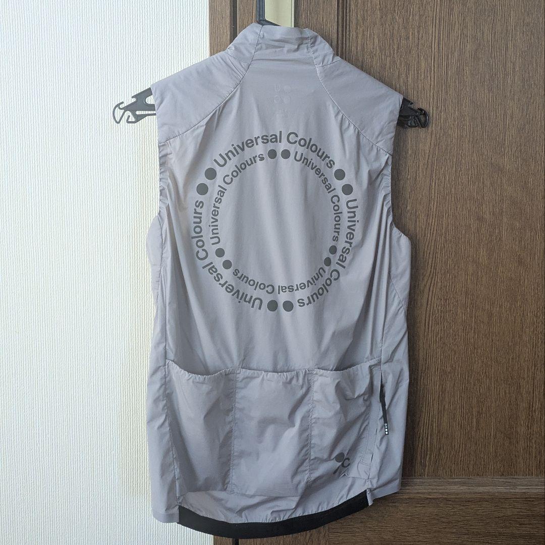 universal colours ジレ　ユニバーサルカラーズ