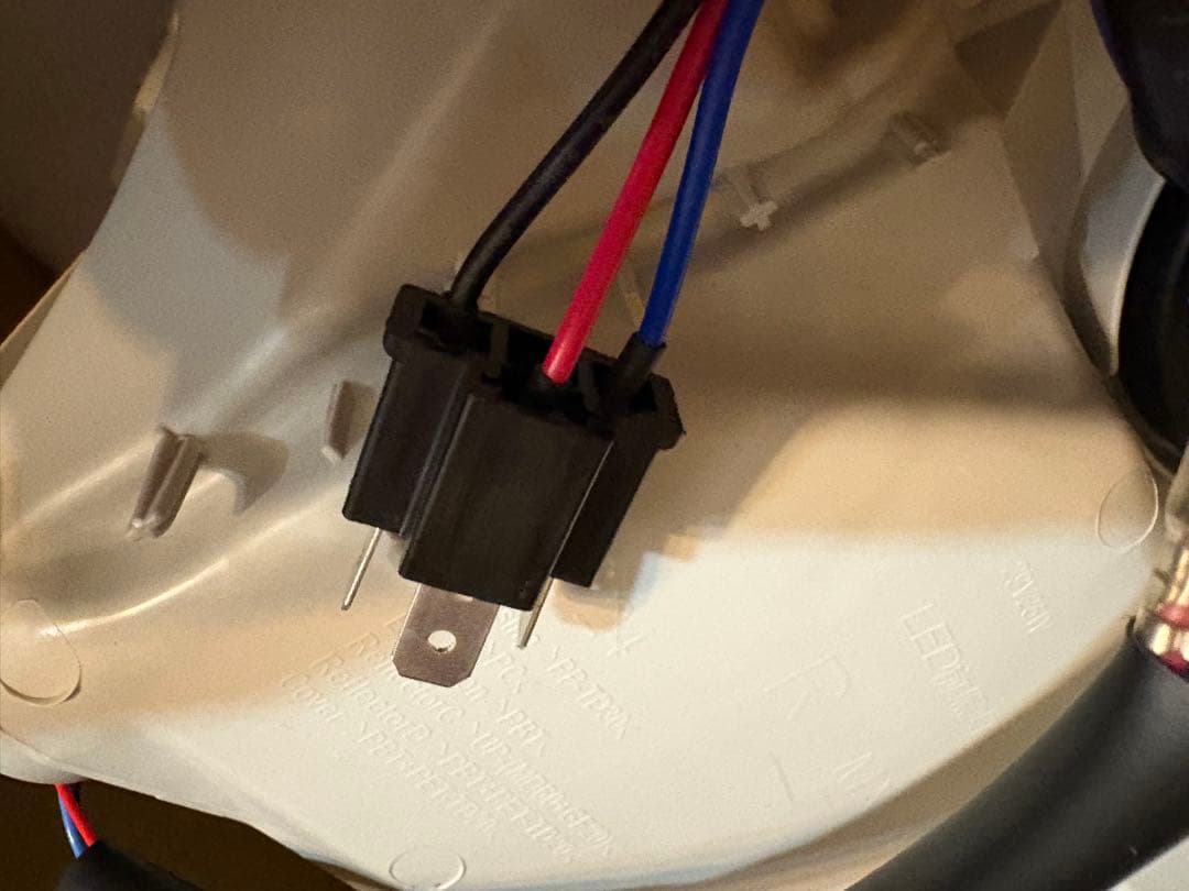 ハイエース　インナーブラックLED ライト