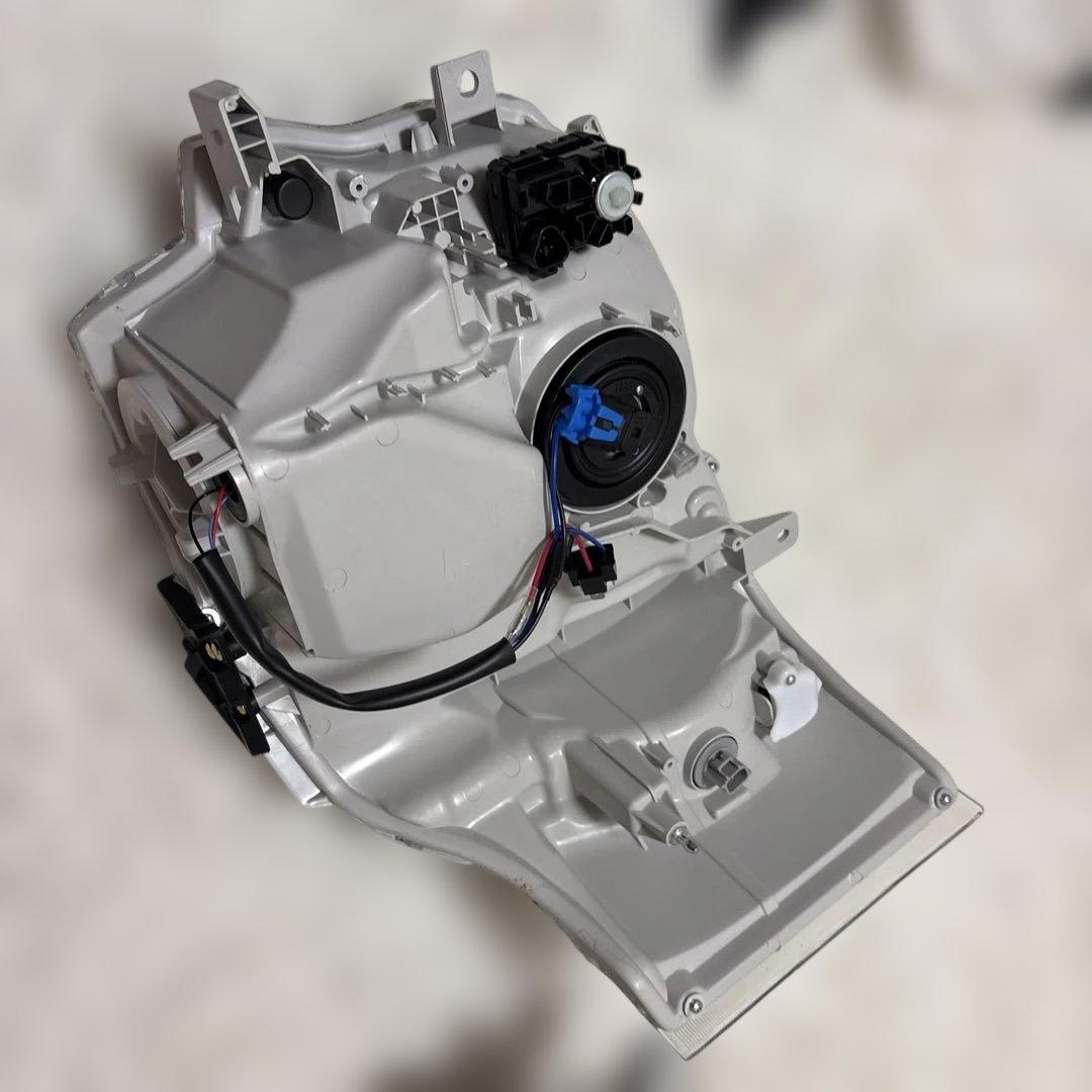 ハイエース　インナーブラックLED ライト