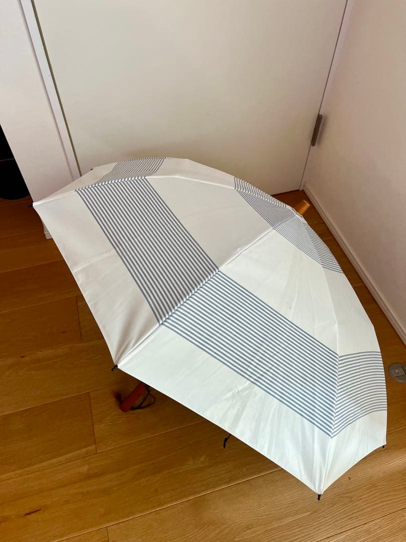 【サンバリア 100】 折りたたみ日傘 ２段折 / ボーダー ブルー